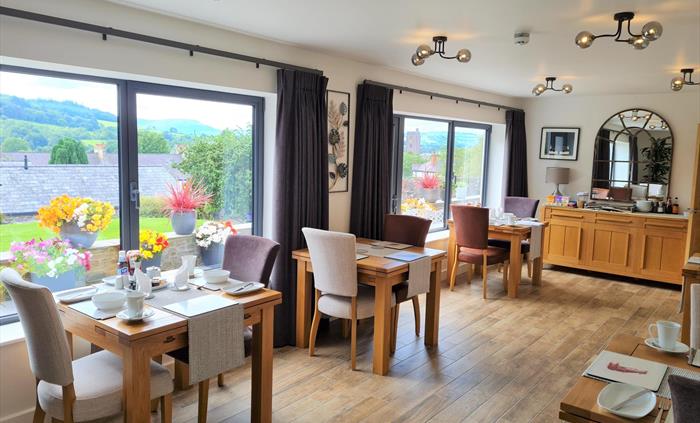 Breakfast Room